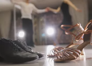 Bachata Ayakkabısı - Aşk Dolu Adımlarınızı Süsleyin!