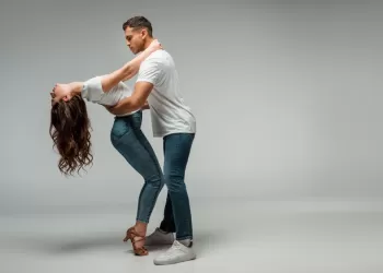 Bachata Müzikleri - Dans Etmeye Doyamayacağınız Bachata Şarkıları!