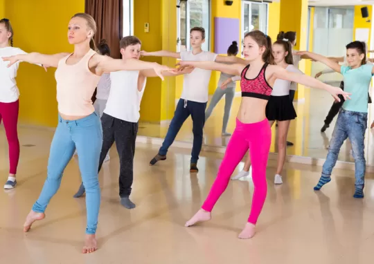 çocuk halk dansları eğitimi