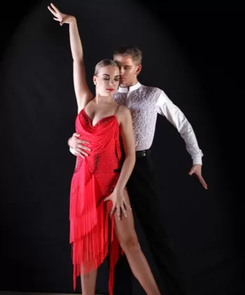 dans akademi iletişim