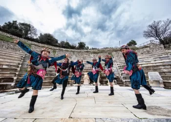 Zeybek Kıyafetleri ve Aksesuarları Nelerdir?