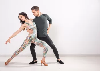 Tutku Dolu Bir Dans: Bachata Dansı Nedir?