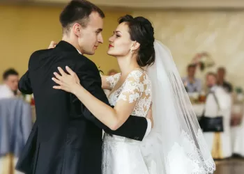 Düğün Salonu Giriş Müziği Belirlediniz Mi? - Hangi Parçaları Seçilmeli?