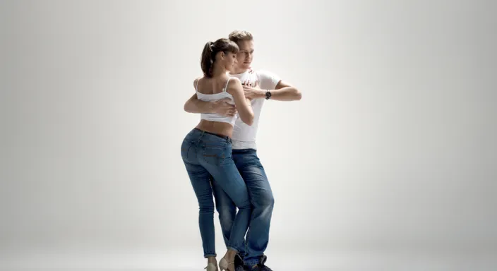 Romantizmin Ritmiyle Tanışın: Bachata Kursu