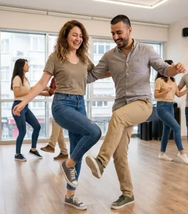 Foxtrot Kursu: Cazın Ritmiyle Pistte Süzülme Sanatı