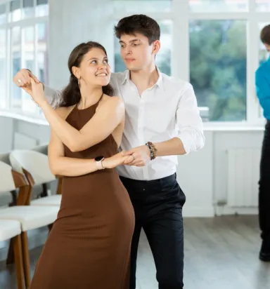 İstanbul Dans Kursları: Şehrin Ritmini Yakalayacağınız En İyi Adresler