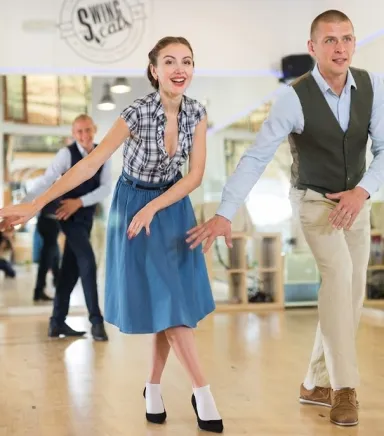 Lindy Hop Kursu: 1920'lerin Caz Ruhuyla Pistte Özgürleşin