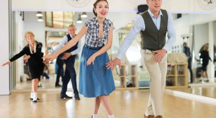 Lindy Hop Kursu: 1920'lerin Caz Ruhuyla Pistte Özgürleşin