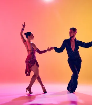 Sosyal Latin Dans Kursu: Hayata Dans Kat